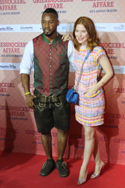 Castro Dokyi Affum und Nora Waldstätten @ Filmpremiere "Griessnockerlaffäre" im mathäser Kino, München (©Foto: Martin Schmitz)